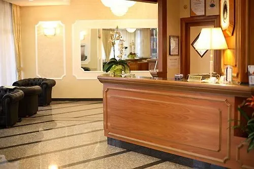 Alexander Ξενοδοχείο Τσεζένα