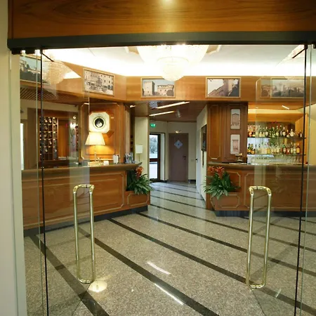 Hotel Alexander 4*