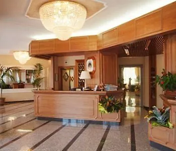 Alexander Hotel