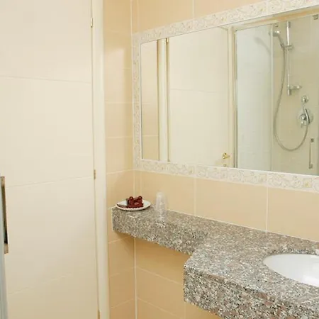 Alexander Hotel 4*
