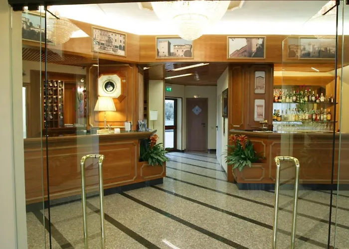 酒店 亚历山大酒店 4*