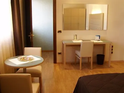 亚历山大酒店 酒店 4*