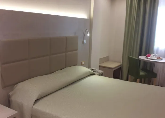 亚历山大酒店 酒店